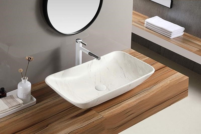 Hãy làm sạch mặt bàn lavabo của bạn để đảm bảo vệ sinh và tạo cảm giác sảng khoái trong không gian phòng tắm của bạn.